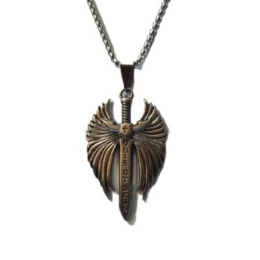 Imagem de Cordão com Pingente Asas de Anjo Escrita "Quis ut Deus" (prateado)