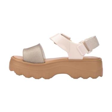 Imagem de Melissa Sandália feminina Kick Off Platform – Sandália plataforma vegana grossa super macia e flexível com alças ajustáveis e design de bico aberto, Bege/Glitter, 36