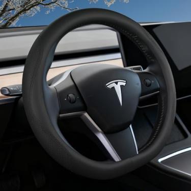 Imagem de OHHMNKK Capa de volante Tesla Model 3/Y, fundo plano em forma de D de couro napa, design de furos de cinto respirável, protetor de volante automático antiderrapante macio premium (preto)