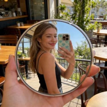 Imagem de Espelho convexo portátil, 1 peça grande angular selfie e espelho de maquiagem, portátil compacto com aro de metal em cinza para viagens