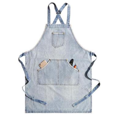 Imagem de Avental de ganga lavado em azul claro com alças e bolsos cruzados - Yi
