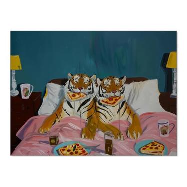 Imagem de FoxUncle Pôsteres engraçados de tigre comendo pizza vintage peculiar animal arte de parede moderna impressão em tela dopamina aconchegante decoração de quarto para casais 30,5 x 40,6 cm sem moldura