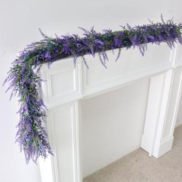 Imagem de Zerzsy Guirlanda artificial roxa lavanda, 1,8 m, decoração de trepadeiras, guirlandas de lavanda durante todo o ano, decorações para mesa, casa, casamento, manto, arco, varanda, festa (1 peça-roxo)
