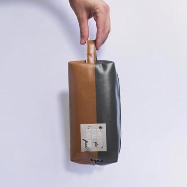 Imagem de Necessaire Masculina Com Zíper Marrom com Alça - O Melhor Pai