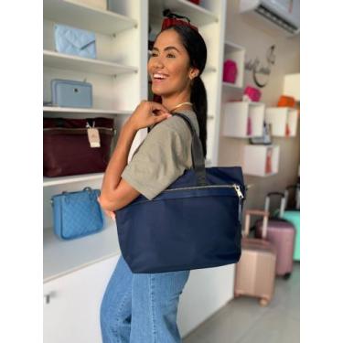 Imagem de Bolsa em nylon Chalita com duas alças uma de ombro e transversal ótima