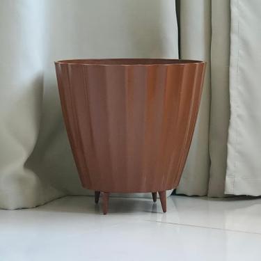 Imagem de Vaso de Plantas e Flores Grande Bojo Cacau com Pé Injetado 30x35 Liso Polido Luxo (Marrom)