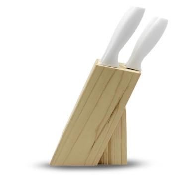 Imagem de KIT DE FACAS 05 PEÇAS BRANCAS COM CEPO EM MADEIRA NATURAL 32,5/32/32/23,5/19,5CM - CM06