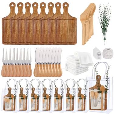 Imagem de Prêmios de chá de bebê para vencedores de jogos tábua de queijo de bambu colher garfo espalhadores de manteiga toalha xadrez cartão de agradecimento e sacos de presente para chá de bebê casamento
