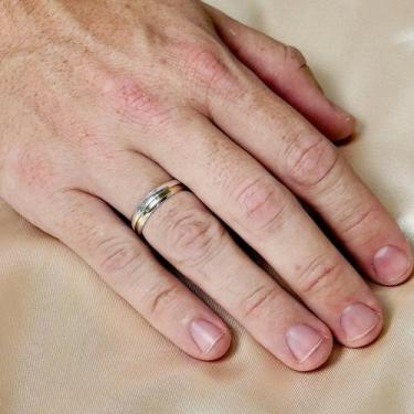 Imagem de Aliança em Prata 5mm Com Filete em Ouro 18k Love - FOZ
