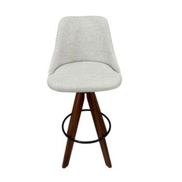 Imagem de Banqueta Alta Estofada com Assento em Tecido Cinza Claro, Base em Madeira Maciça, Aro Metálico Preto, Design Moderno para Cozinha e Área Gourmet