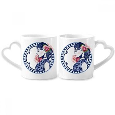 Imagem de Conjunto de canecas de porcelana para casal de flores da cultura chinesa com alça de coração