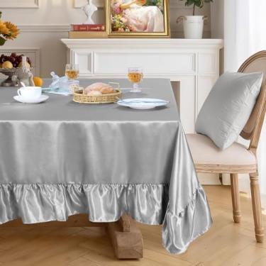 Imagem de Ersmak Toalha de mesa de cetim cinza claro com borda de babados – toalha de mesa retangular de cetim 152 x 213 cm, toalha de mesa de seda brilhante para casamentos, banquetes ou jantares em casa