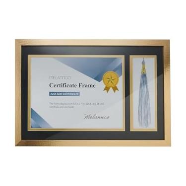 Imagem de Melannco Moldura de diploma de madeira dourada com suporte de borla - A moldura exibe um certificado de 21 x 28 cm e uma borla, 45 x 30 cm