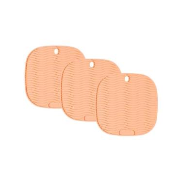 Imagem de Conjunto de Descansos de Panela Quadrado de Silicone Laranja - 3 unidades - 17x17cm - Resistente ao Calor e Deslizamento - Livre de BPA
