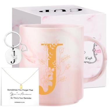 Imagem de Presentes de Natal com monograma para mulheres, caneca de chá de cerâmica inicial de 325 ml com colar, presente de aniversário exclusivo para sua esposa, professora, amiga, mãe, J