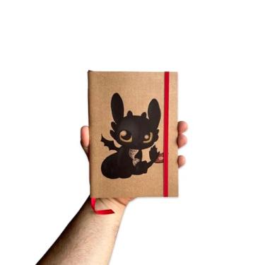 Imagem de Sketchbook Caderno Como Treinar Seu Dragão Bangela Baby com Elástico e Marca Página Aquarela (Marfim 200 Páginas, M (10x14cm))