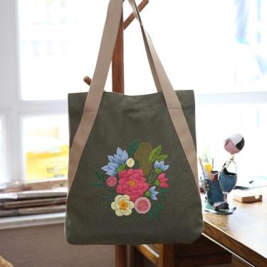 Imagem de Kits de bordado de sacola de lona, ​​kits de ponto cruz de lona grande personalizada para iniciantes, kits de artesanato para adultos, com padrão de flor, incluindo bolsa de bordado, aros de