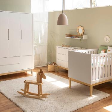 Imagem de Kit Quarto Theo com Pés Square Natural - Berço Mini Cama + Cômoda 6 Gavetas + Guarda-Roupa 3 Portas - Branco