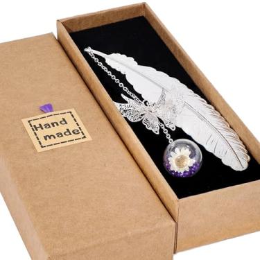 Imagem de Toirxarn Marcador de livro de penas de prata com pingente de borboleta – presentes de Natal para mulheres, mães, professores, amantes de livros – estoques de meias, Papai Noel secreto, caixa de