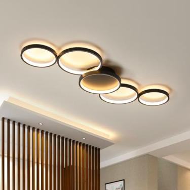 Imagem de Luminária de teto LED com luz quente 3000K, design moderno com 5 anéis, estilo criativo e personalizado, na cor preta, ideal para sala de estar, quarto, sala de jantar, cozinha, corredor e e