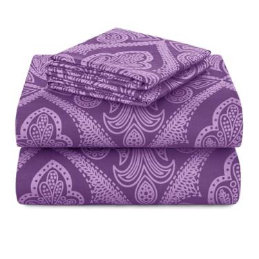 Imagem de Hannah Linen Jogo de lençol casal Paisley, 4 peças de microfibra macia sem vincos - Lençol de cama estampado luxuoso inclui lençol de cima, lençol com elástico com bolsos profundos e 2 fronhas - roxo
