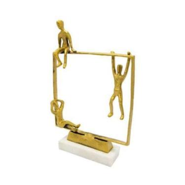 Imagem de Escultura enfeite Crianças no Quadrado Dourado com Base Luxo - LUXdéco