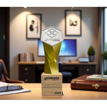 Imagem de Troféu tipo taça com brasão da logo em resina - 4 Dimension, 5 unidade