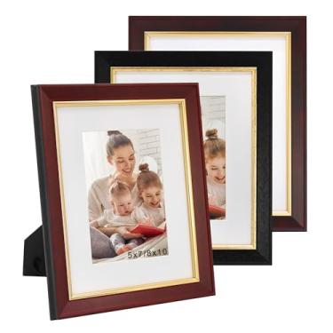 Imagem de FramePro Porta-retrato 20 x 25 cm com tapete branco para fotos de 12 x 18 cm, suporte de mesa e montagem na parede, madeira real com colagem de acabamento dourado, pacote com 3
