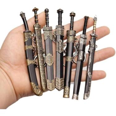 Imagem de 7 Pcs Mini Espadas Chaveiros Espadas Antigas Bainha Modelo Pingente Chaveiro Brinquedos