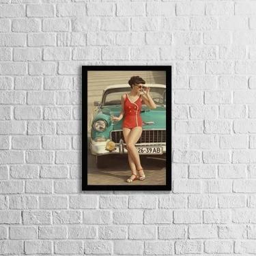 Imagem de Quadro Mulher Com Carro Dos Anos 50 33X24Cm - Moldura Preta - Quadros 