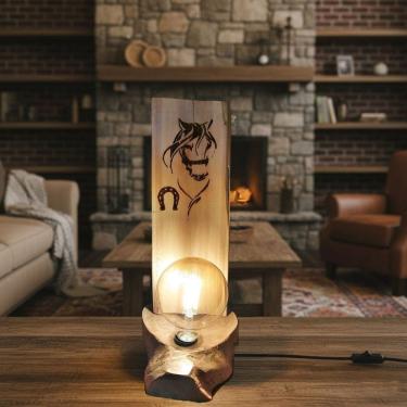 Imagem de Luminária Rústica de Mesa Pirografia Cavalo-Ferradura Bivolt