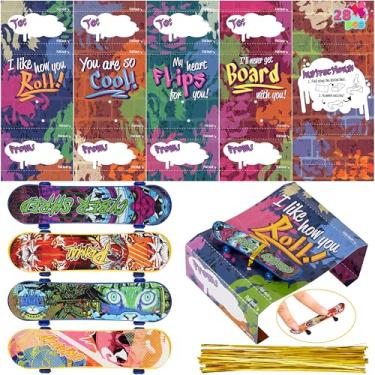 Imagem de JOYIN 28 Pcs Valentines Day Finger Skateboards with Cards for Kids, Valentine Party Favor, Valentine’s Greeting Cards, Valentine Classroom Exchange Prizes, Holiday Reward Gifts, Finger Skateboard Toys