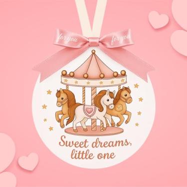 Imagem de Enfeite de primeiro Natal para bebês meninas 2025 – decoração de berçário de carrossel rosa, placa de pendurar Sweet Dreams para berço e carrinho, adorável lembrança de primeiro presente de Natal do