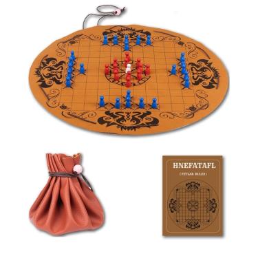 Imagem de Conjunto de xadrez Viking Hnefatafl com tapete de couro e peças de madeira