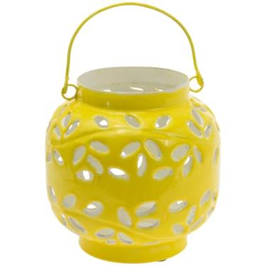 Imagem de Boston International Lanterna/suporte de vela lanternas decorativas de metal para ambientes externos | Domésticas de mesa e pátios: médio, amarelo