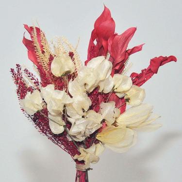 Imagem de Buquê de flores desidratadas decoração folhas vermelhas