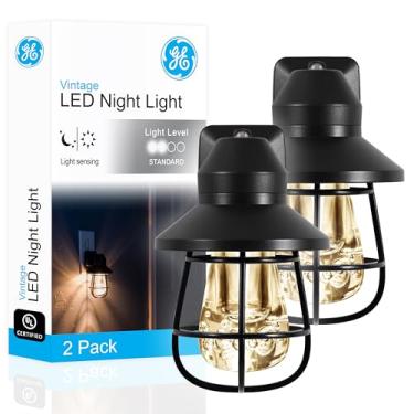 Imagem de GE 44737 Luz noturna LED vintage, plug-in, sensor do crepúsculo ao amanhecer, casa de fazenda, rústico, decoração de casa, certificação UL, ideal para quarto, banheiro, cozinha, corredor, pacote com 2, preto