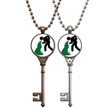 Imagem de OFFbb-USA Colar com pingente de chave de pessoa verde Náusea Vômito Decoração de casal