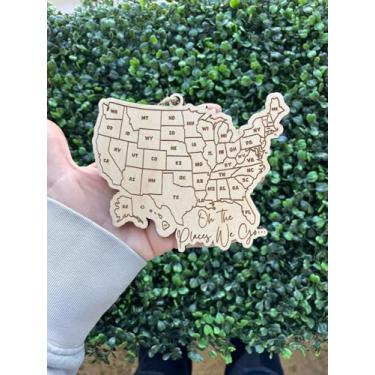 Imagem de QPARTYFIRE Mapa de madeira dos Estados Unidos, Oh the Places We Go US Travel Check Off Map for Apartment Decor New Apartment Gift