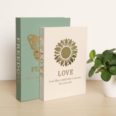 Imagem de VEKALON Decoração decorativa de livros falsos – Conjunto de 2 caixas de armazenamento de livros falsos de linho borboleta dourada e girassol para mesa de café, estante e decoração de casa (bege sálvia