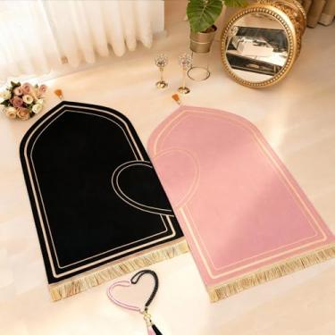 Imagem de Drydiet Conjunto de 2 peças de tapete de oração para casal muçulmano design de coração com 2 peças de contas de oração preto e rosa tapete de viagem macio curto veludo islâmico para casal, mulheres