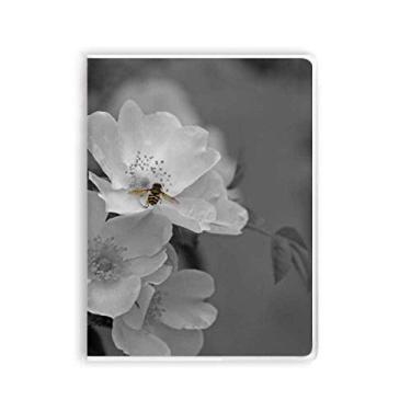 Imagem de Caderno de lindas flores em preto e branco com capa de goma