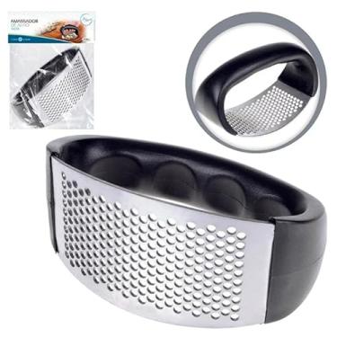 Imagem de Espremedor e Amassador de Alho Manual em Aço Inoxidável com Cabo Ergonômico em ABS, Lâmina Perfurada, Fácil de Usar e Limpar, Alta Durabilidade, Ideal para Cozinha Doméstica e Profissional