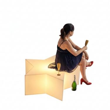 Imagem de Puff Star de Led em Formato de Estrela, Plástico Polietileno, 92x92x42 cm, Bivolt, com Iluminação, 5 Lâmpadas Fluorescentes, 14.70 kg