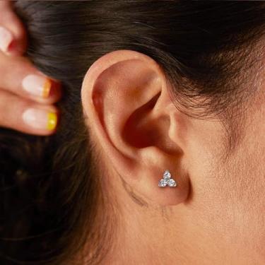 Imagem de Brincos de zircônia cúbica banhados a ouro branco de aço inoxidável para mulheres, cartilagem de costas planas, joia de orelha perfurada Tragus