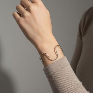 Imagem de Bracelete em Aço Inox Ondas - AMME & CO. BRASIL