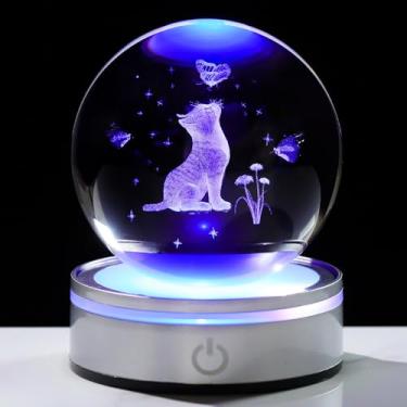 Imagem de Arikyrist Bola de cristal de 8 cm gravada gato e borboletas 3D com base de luz LED