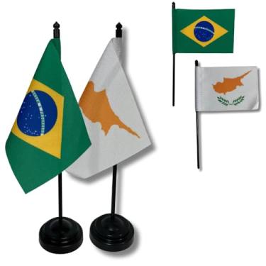 Imagem de Kit Bandeiras de Mesa Brasil e Chipre, Base e Haste em Plástico Preto, Tecido Oxford, Uma Face