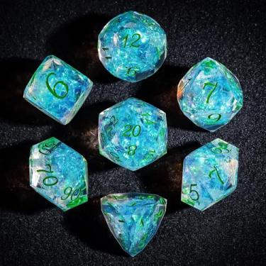 Imagem de CRITALLIC 7PCS DND Dice Set,Transparent Sharp Edge Dice Set D&D RPG Polyhedral Die,for Dungeons and Dragons TTRPG Games Roleplaying Games,with Gift Box(Green)