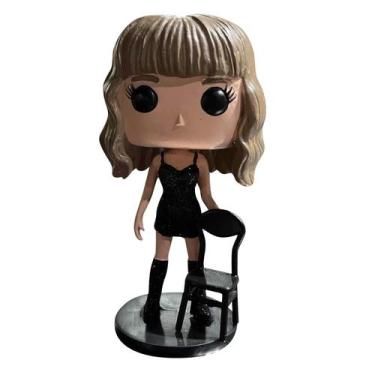 Imagem de Escultura De Menina Cantando Para Decoração De Casa E Escritório, Arte